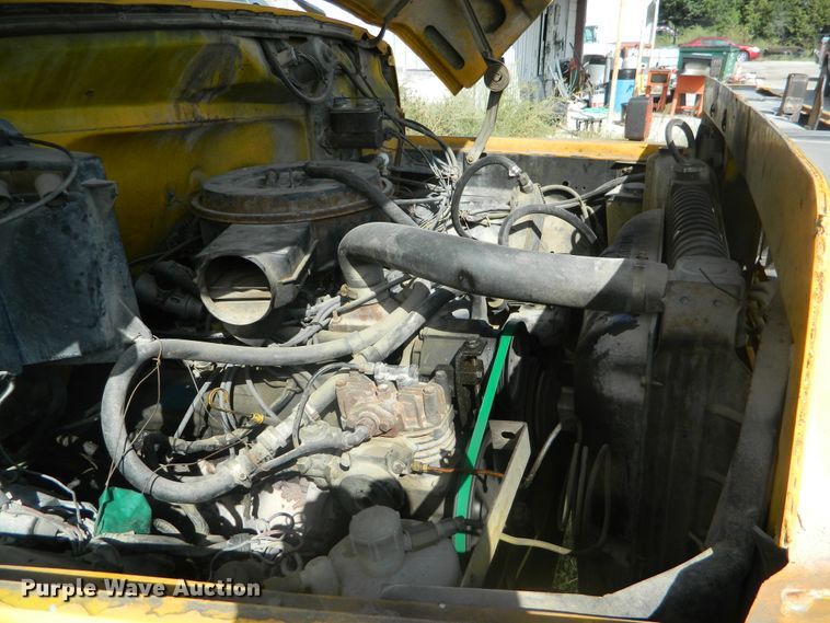 image for item DE4350 1980 Ford oil distributor truck