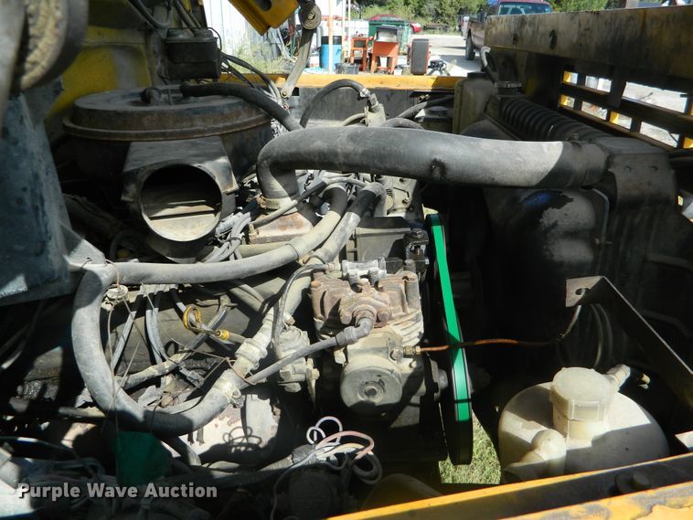 image for item DE4350 1980 Ford oil distributor truck