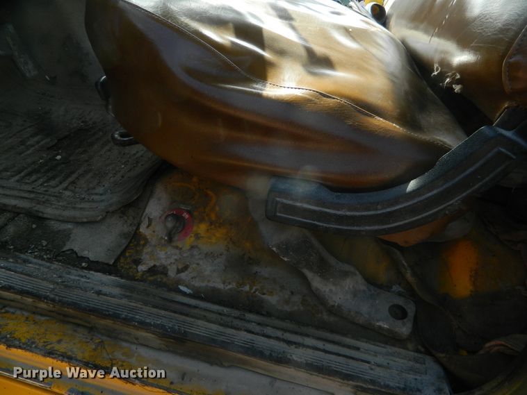 image for item DE4350 1980 Ford oil distributor truck