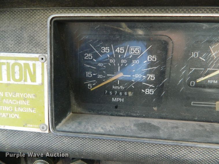 image for item DE4350 1980 Ford oil distributor truck