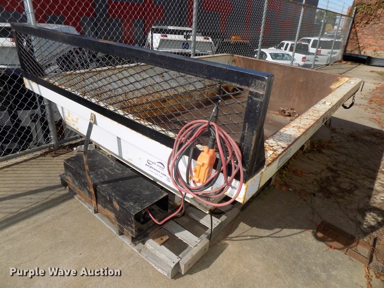 MaxiDump dump bed insert in Lincoln, NE Item DG2473 sold Purple Wave