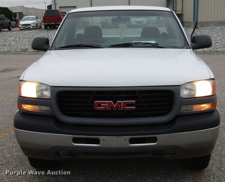 image for item DG6588 2001 GMC Sierra 1500 pickup truck