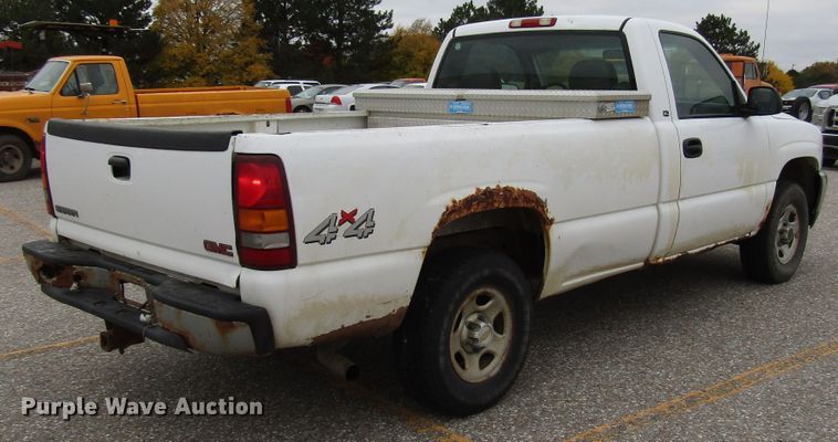 image for item DG6588 2001 GMC Sierra 1500 pickup truck