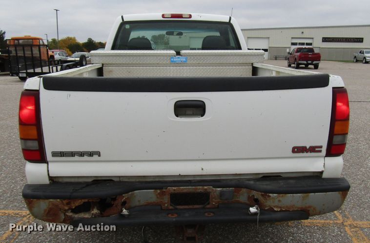 image for item DG6588 2001 GMC Sierra 1500 pickup truck