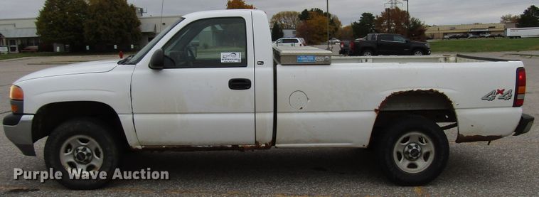 image for item DG6588 2001 GMC Sierra 1500 pickup truck