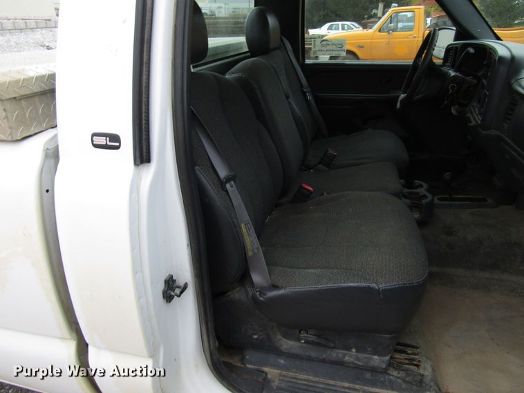 image for item DG6588 2001 GMC Sierra 1500 pickup truck