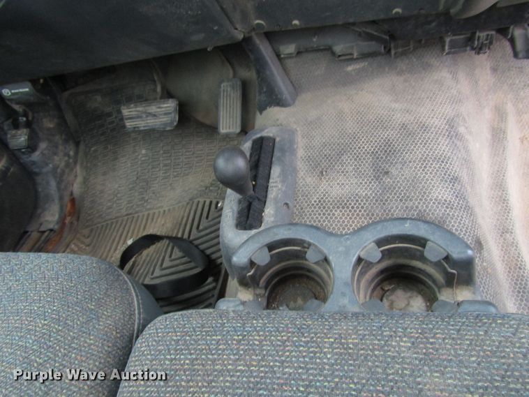 image for item DG6588 2001 GMC Sierra 1500 pickup truck