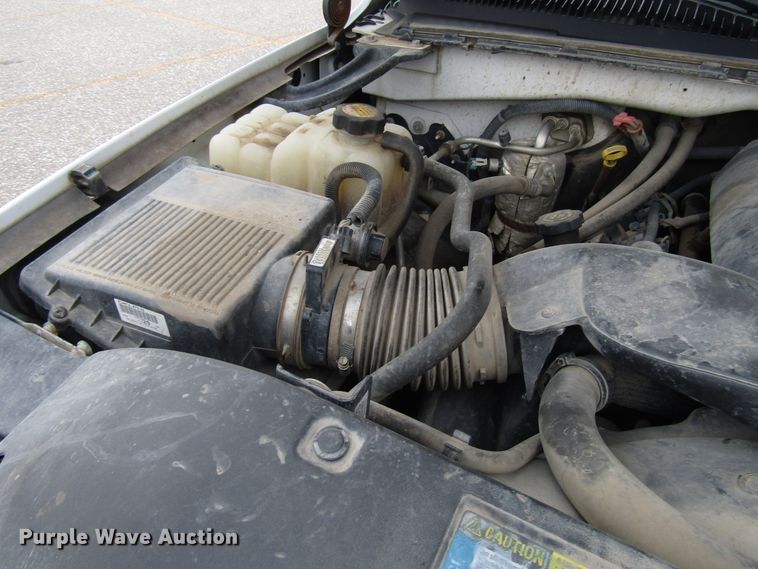 image for item DG6588 2001 GMC Sierra 1500 pickup truck