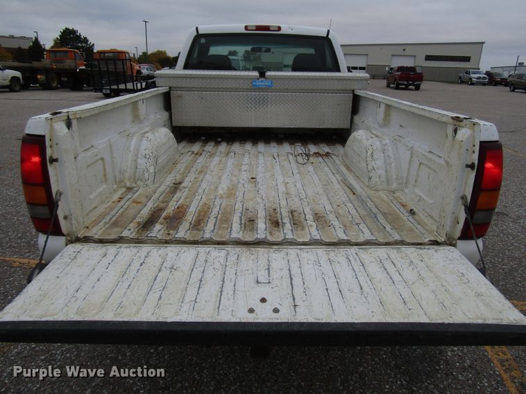 image for item DG6588 2001 GMC Sierra 1500 pickup truck