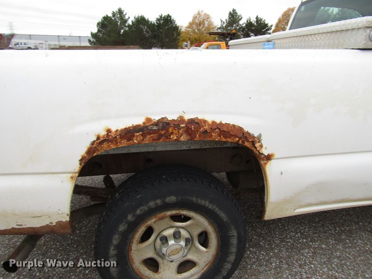 image for item DG6588 2001 GMC Sierra 1500 pickup truck