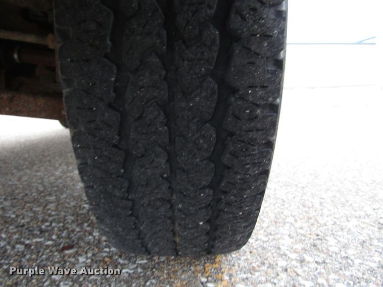 image for item DG6588 2001 GMC Sierra 1500 pickup truck