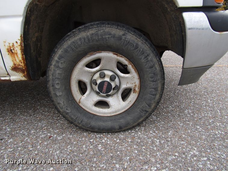 image for item DG6588 2001 GMC Sierra 1500 pickup truck