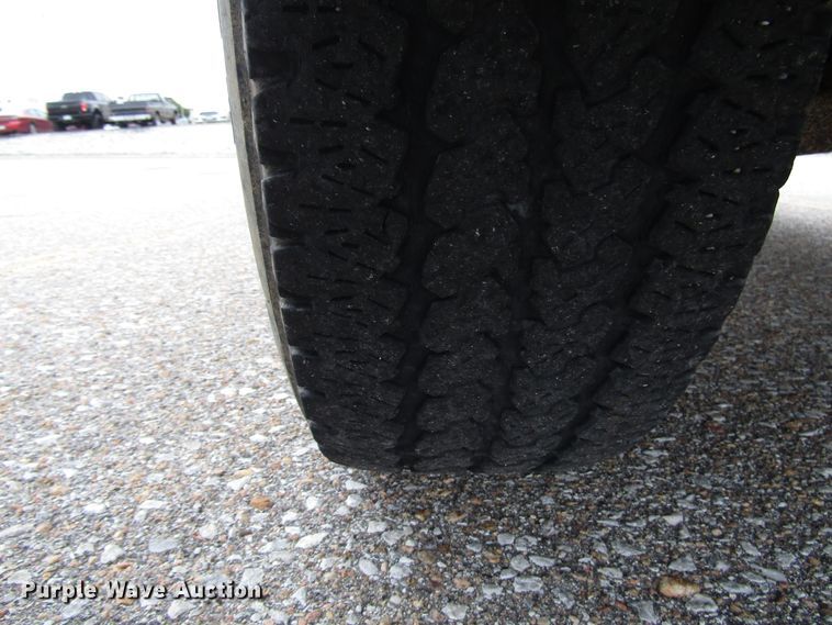 image for item DG6588 2001 GMC Sierra 1500 pickup truck