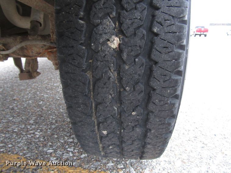 image for item DG6588 2001 GMC Sierra 1500 pickup truck