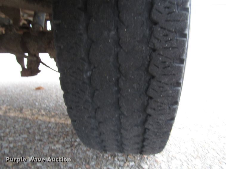 image for item DG6588 2001 GMC Sierra 1500 pickup truck