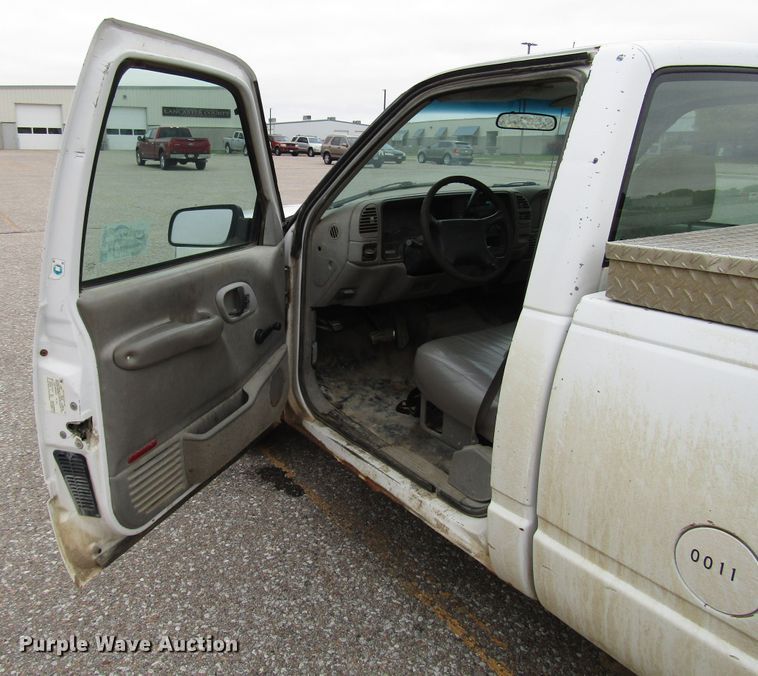 image for item DG6589 1997 GMC Sierra 1500 pickup truck