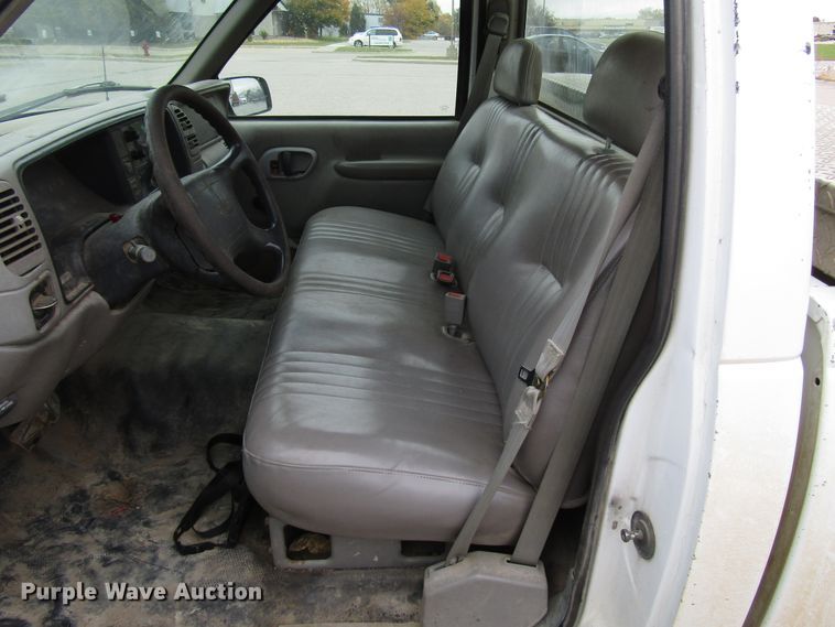 image for item DG6589 1997 GMC Sierra 1500 pickup truck