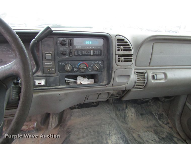 image for item DG6589 1997 GMC Sierra 1500 pickup truck