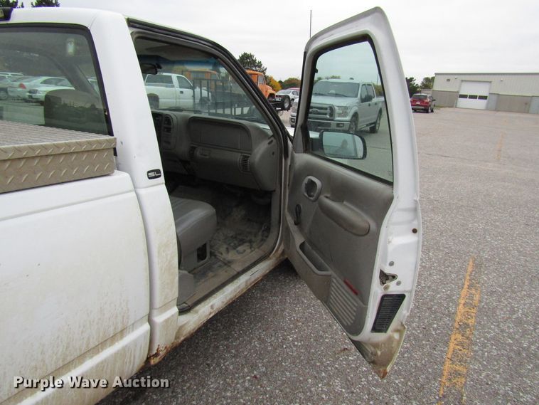 image for item DG6589 1997 GMC Sierra 1500 pickup truck