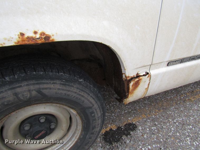 image for item DG6589 1997 GMC Sierra 1500 pickup truck