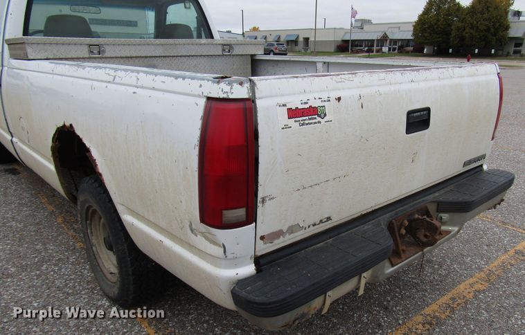 image for item DG6589 1997 GMC Sierra 1500 pickup truck