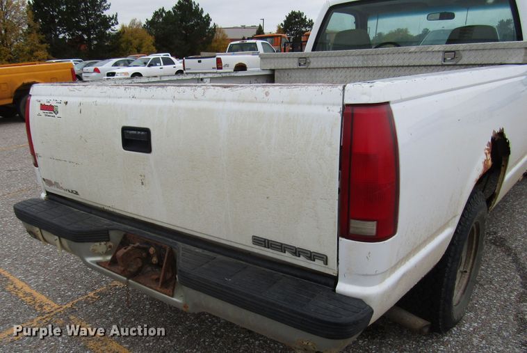 image for item DG6589 1997 GMC Sierra 1500 pickup truck