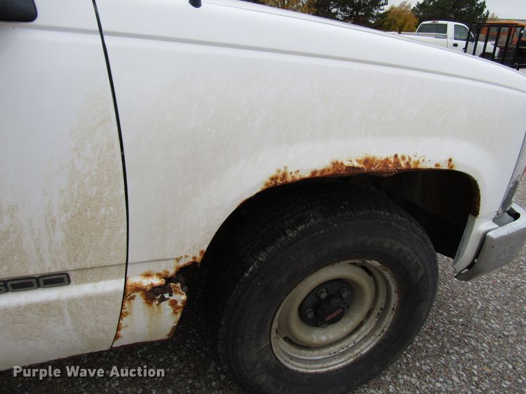 image for item DG6589 1997 GMC Sierra 1500 pickup truck