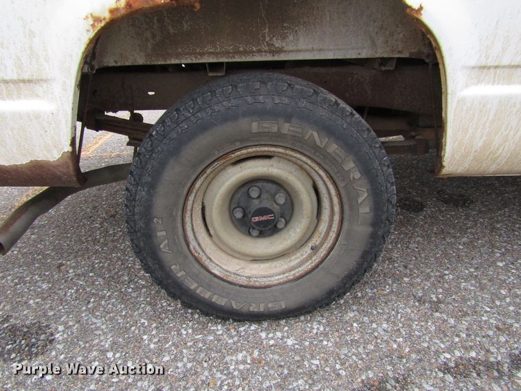 image for item DG6589 1997 GMC Sierra 1500 pickup truck