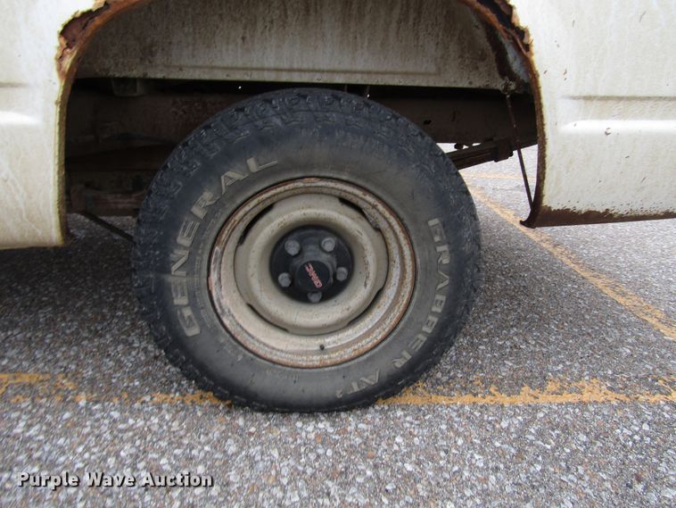 image for item DG6589 1997 GMC Sierra 1500 pickup truck