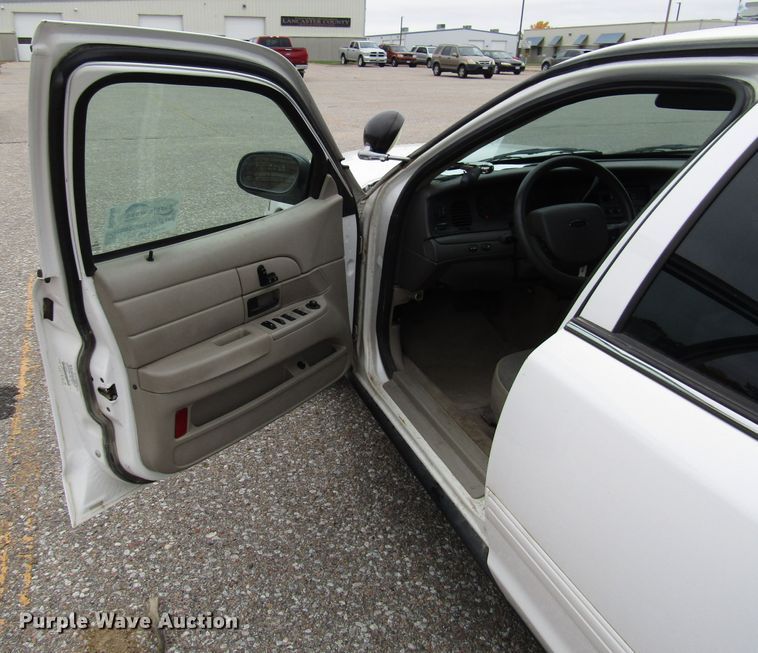 image for item DG6590 2011 Ford Crown Victoria Police Interceptor