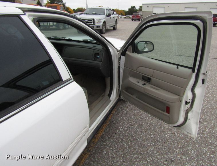 image for item DG6590 2011 Ford Crown Victoria Police Interceptor