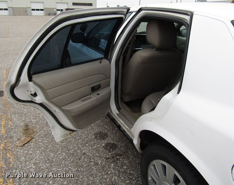 image for item DG6590 2011 Ford Crown Victoria Police Interceptor