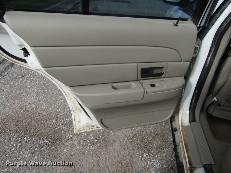 image for item DG6593 2010 Ford Crown Victoria Police Interceptor