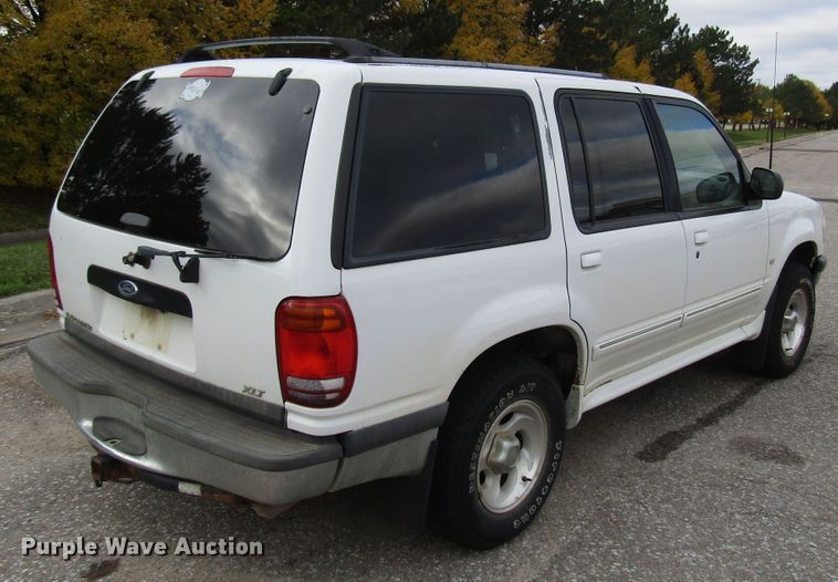 image for item DG6594 1998 Ford Explorer XLT SUV