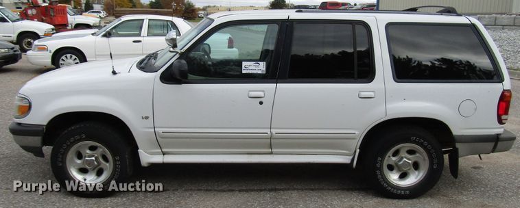 image for item DG6594 1998 Ford Explorer XLT SUV