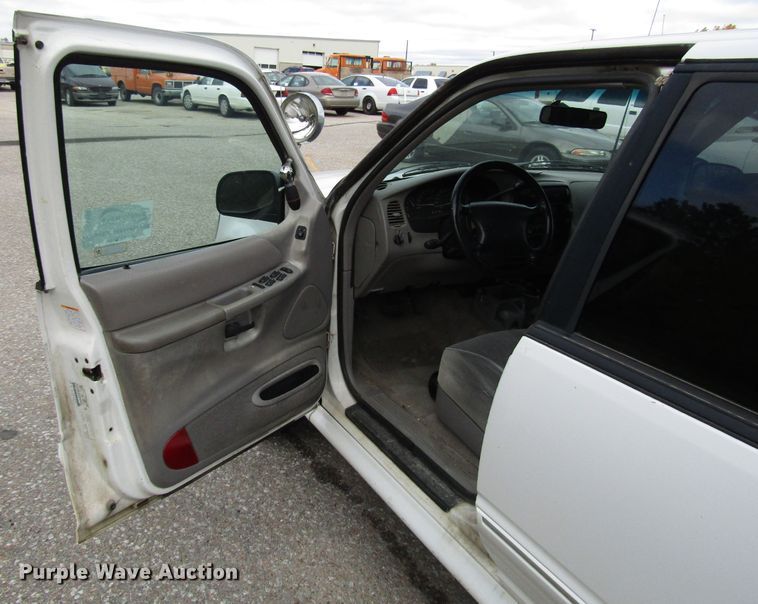 image for item DG6594 1998 Ford Explorer XLT SUV