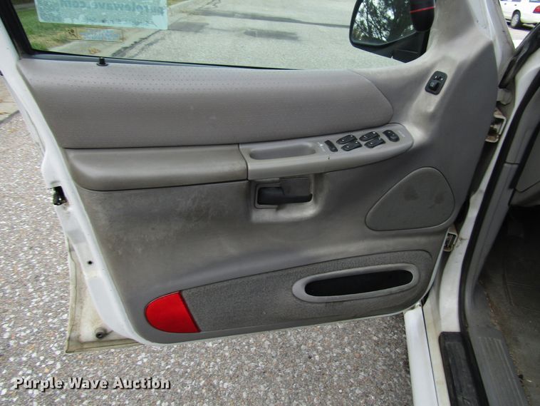 image for item DG6594 1998 Ford Explorer XLT SUV