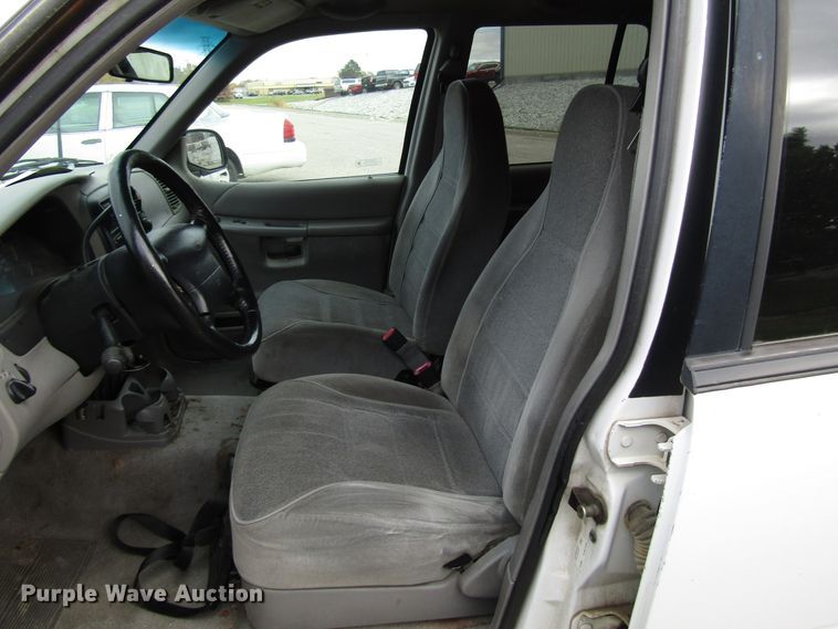image for item DG6594 1998 Ford Explorer XLT SUV