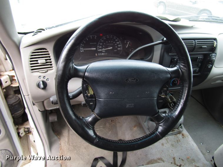 image for item DG6594 1998 Ford Explorer XLT SUV