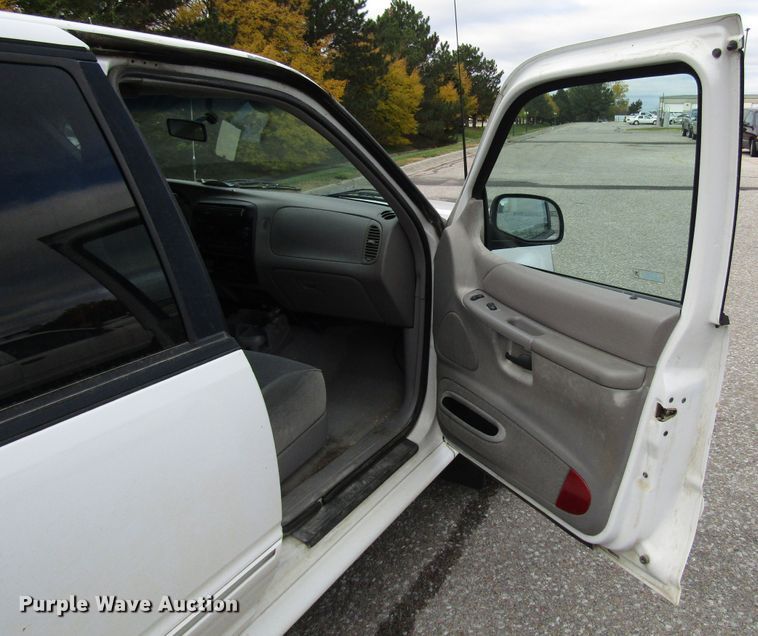 image for item DG6594 1998 Ford Explorer XLT SUV