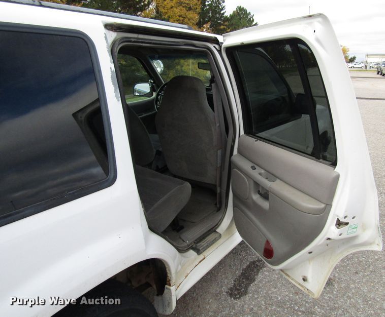 image for item DG6594 1998 Ford Explorer XLT SUV