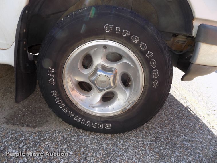 image for item DG6594 1998 Ford Explorer XLT SUV