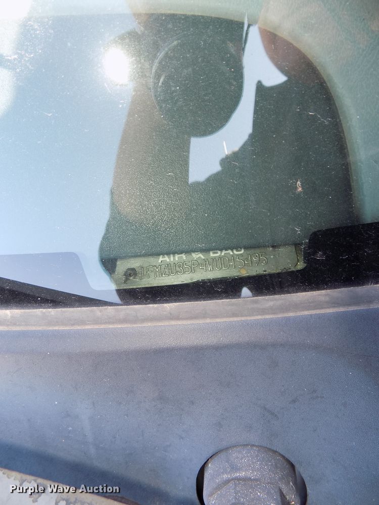 image for item DG6594 1998 Ford Explorer XLT SUV