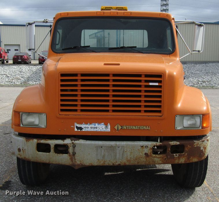 image for item DG6595 1992 International 4600 flatbed truck