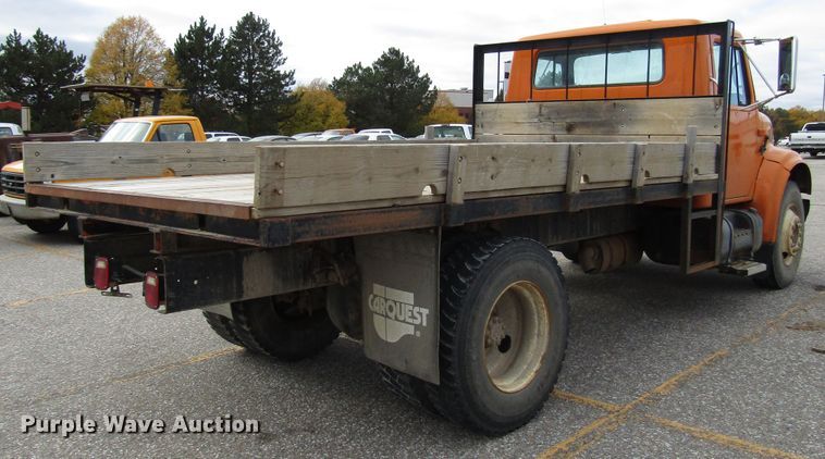 image for item DG6595 1992 International 4600 flatbed truck