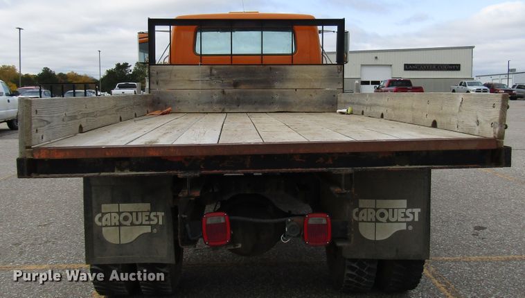 image for item DG6595 1992 International 4600 flatbed truck