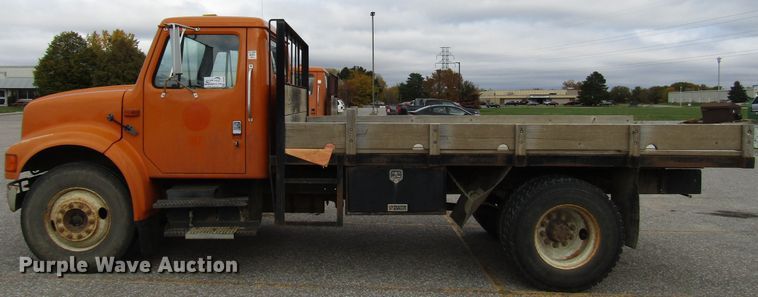 image for item DG6595 1992 International 4600 flatbed truck