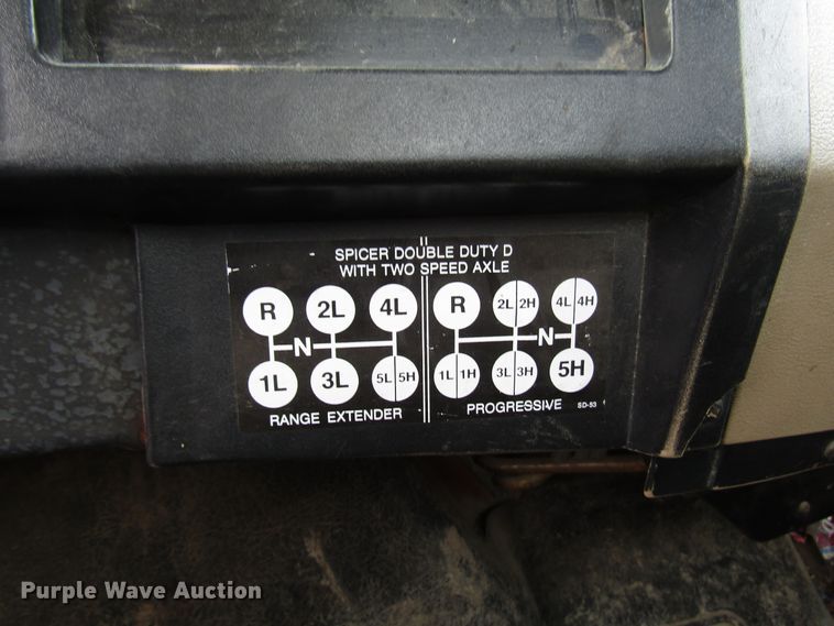 image for item DG6595 1992 International 4600 flatbed truck