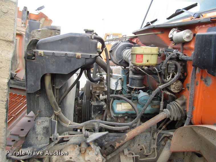 image for item DG6595 1992 International 4600 flatbed truck