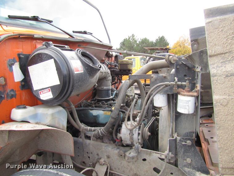 image for item DG6595 1992 International 4600 flatbed truck